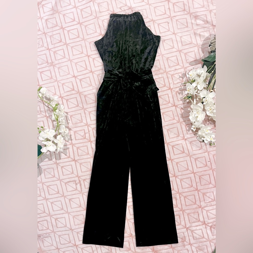 ✨🖤 TRINA TURK Crushed Velvet Black Sleeveless Jumpsuit 🖤✨